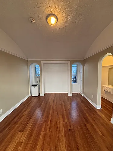 1050 S Hobart Blvd #1054-1/2 Photo 1