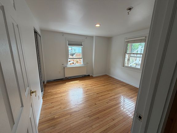 Bedroom 1-10'x13'