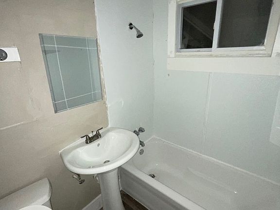 5th image of 3332-3334 N 14th St
