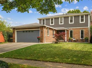 1923 Steepbank Cres, Mississauga, ON L4X 1T9