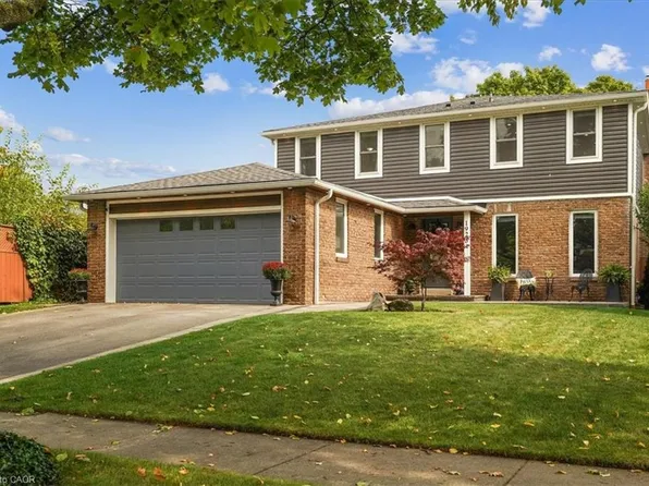 1923 Steepbank Cres, Mississauga, ON L4X 1T9