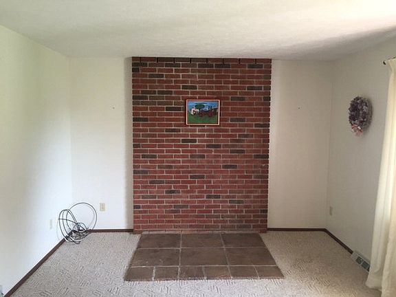 2nd image of 325 Wales Dr
