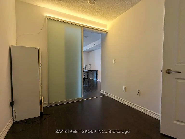 386 Yonge St #1809 — Photo 9