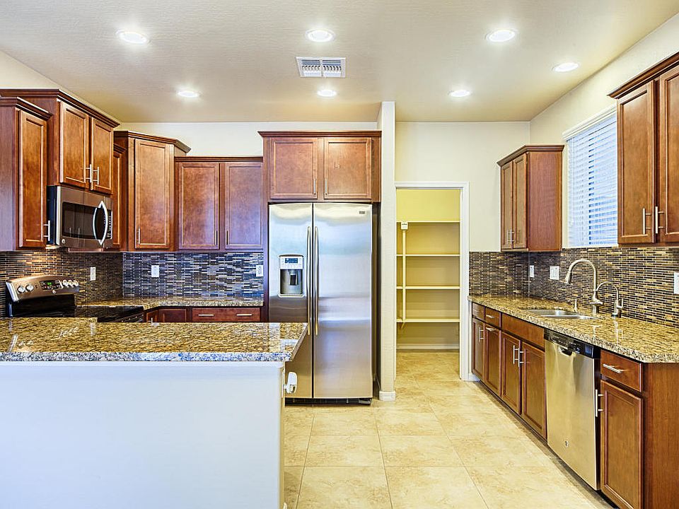 1st image of 3544 E Wayland Dr