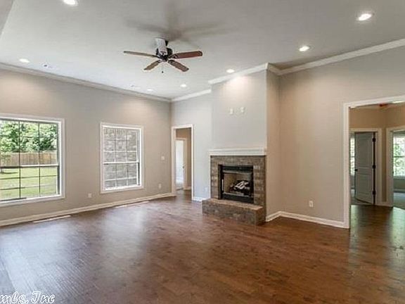 3rd image of 7001 Sarrasin St