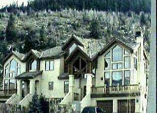 1st image of 560 Arrowhead Dr