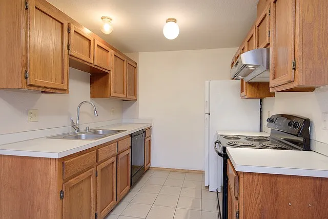 4109 156th St SW #B12 — Photo 3