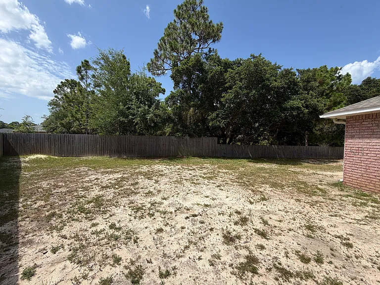 562 Batten Blvd — Photo 25