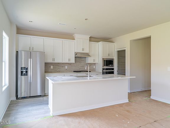 2nd image of 425 Southland Dr