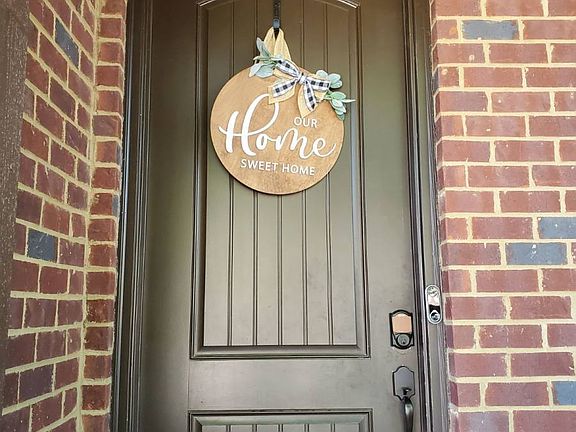 3rd image of 220 Bixby Private Ln