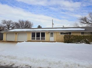 1202 Hartford Ave, Salina, KS 67401