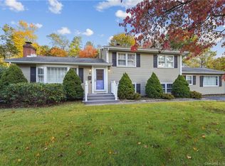 5 Larson Dr, North Haven, CT 06473