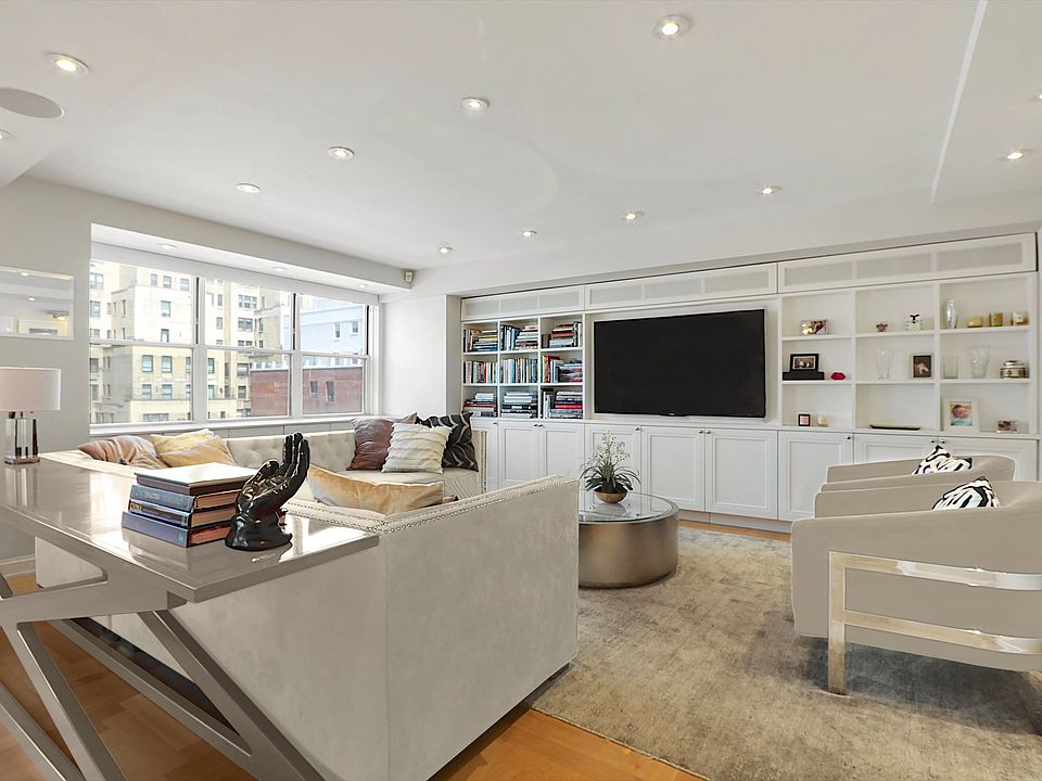 1st image of 300 E 71st St APT 10S
