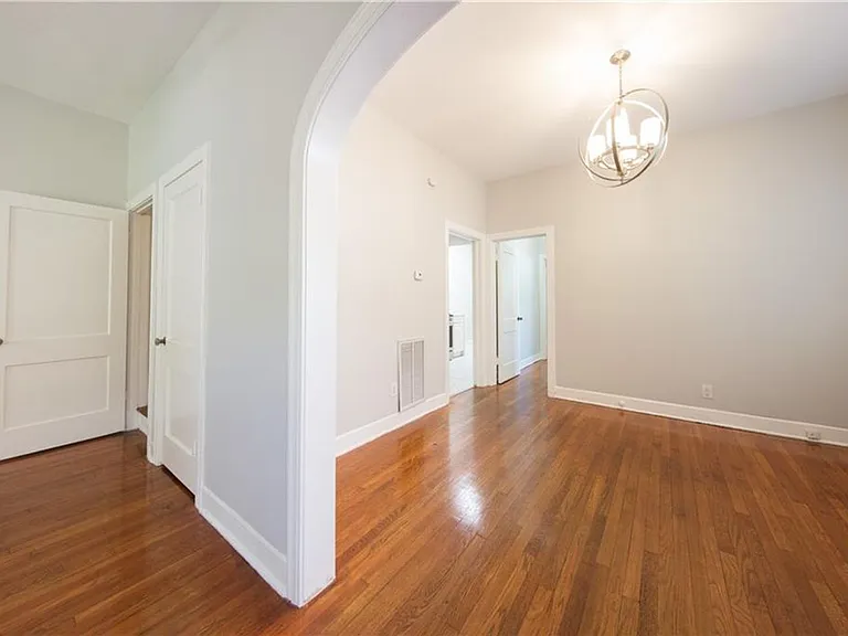 405 E 32nd St #B — Photo 11