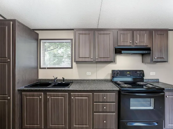 1001 E Macarthur Rd #40, Wichita, KS 67216