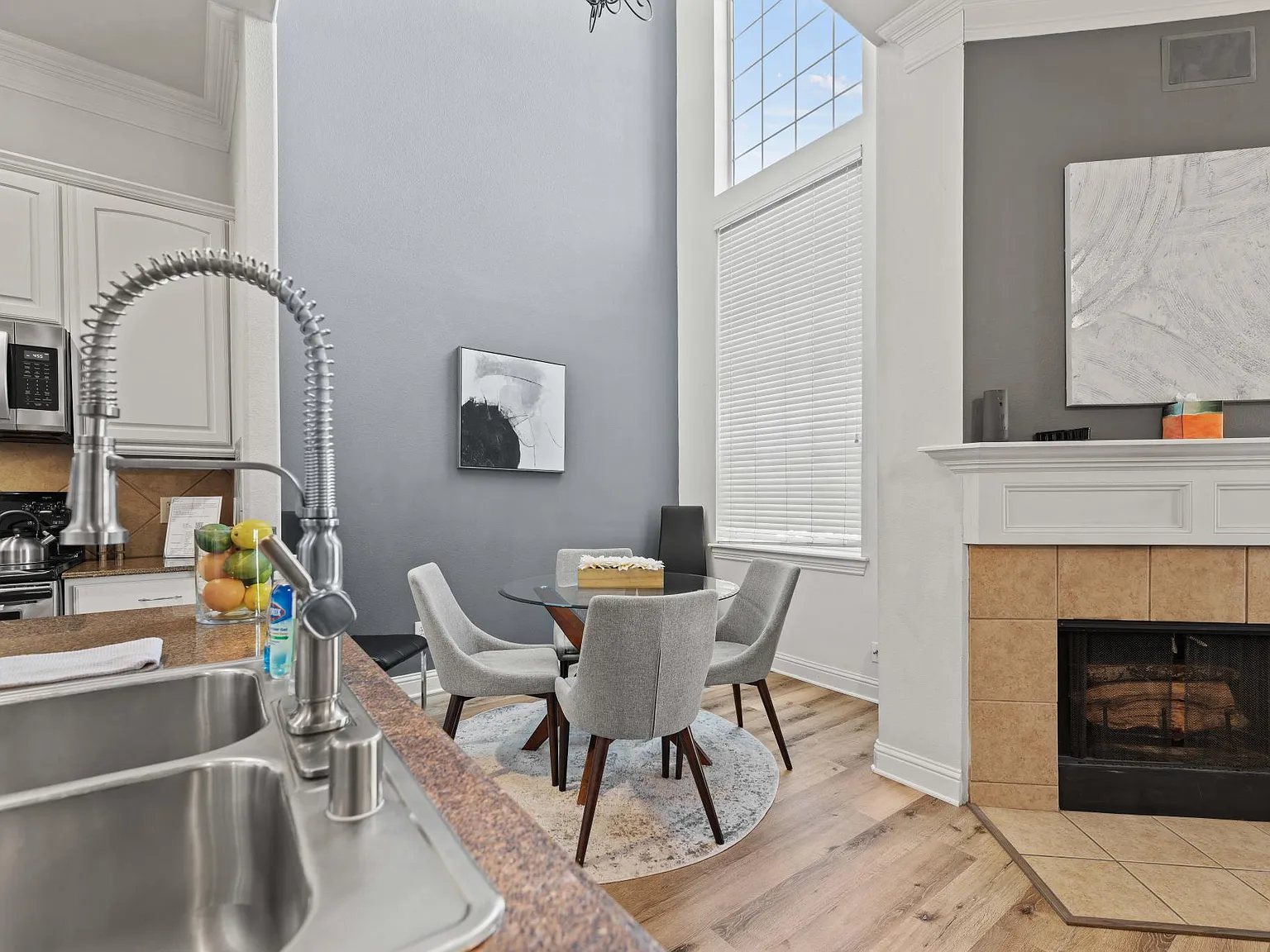 5816 La Vista Dr — Photo 3