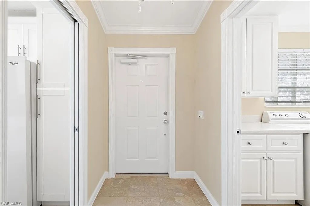 2 bed, 2.0 bath, 1680 sqft, $3,200 — Photo 3