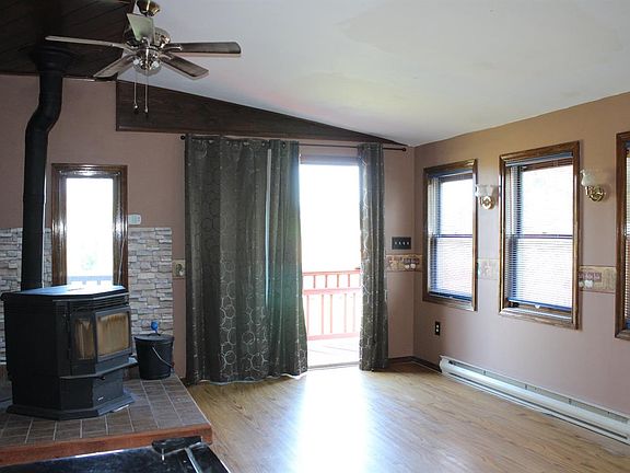 3rd image of 26 Medallion Dr
