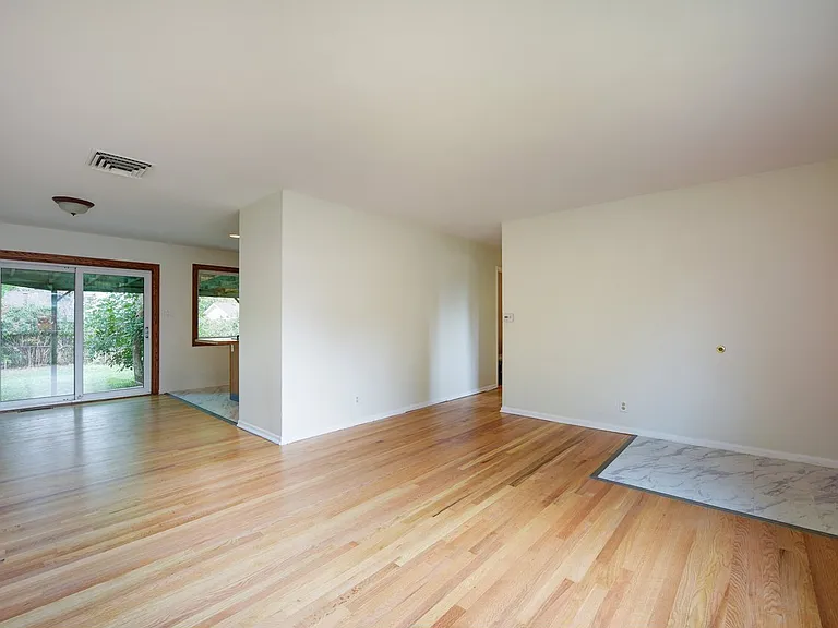 Living Room/Dining Room