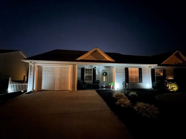 109 Champion Pine Ln