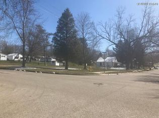 606 Jones St, Ionia, MI 48846