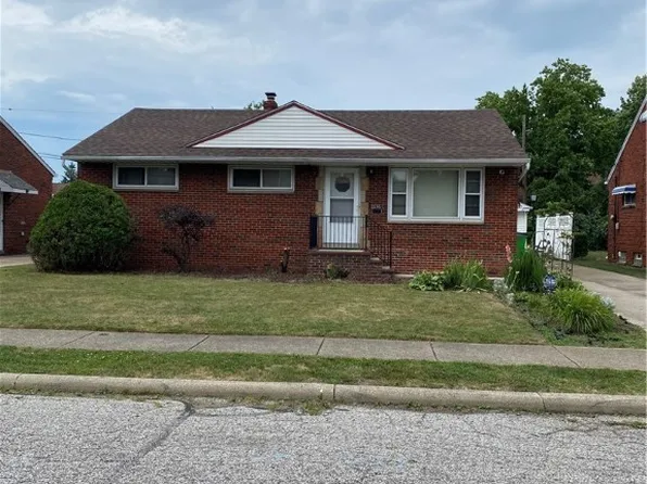 21361 Milan Dr, Cleveland, OH 44119