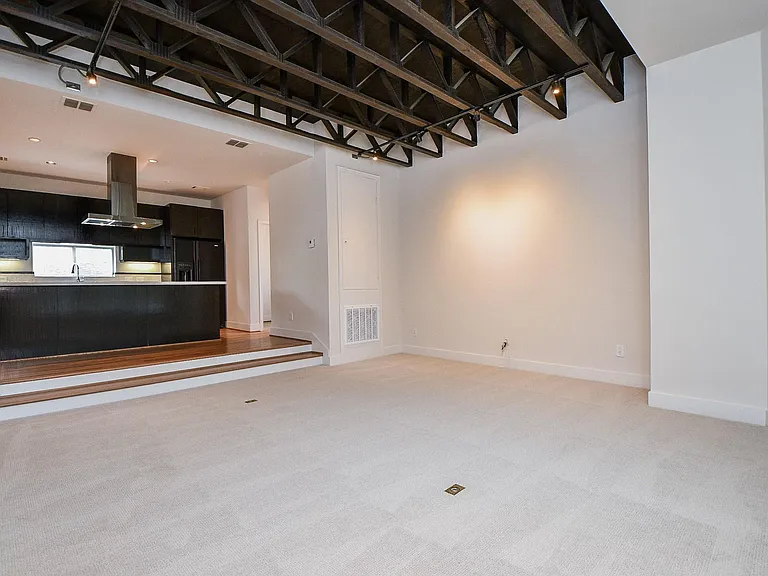 92 Dennis St #B — Photo 17