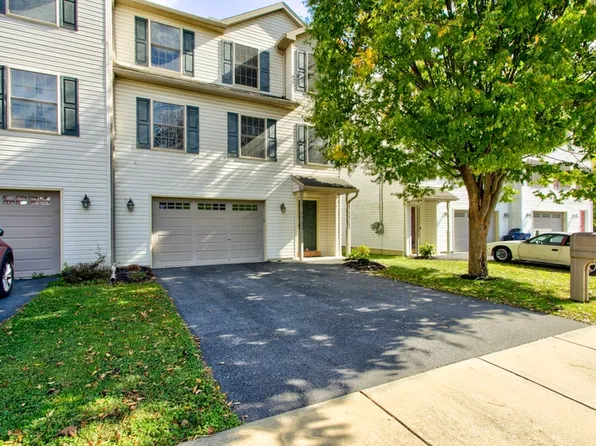4 Lime St, Ephrata, PA 17522