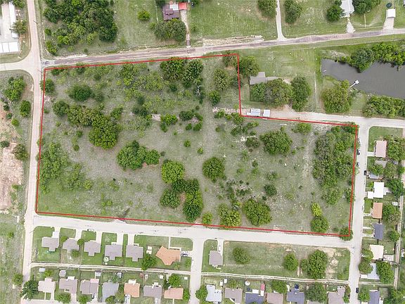 3rd image of 2103 Mustang Dr