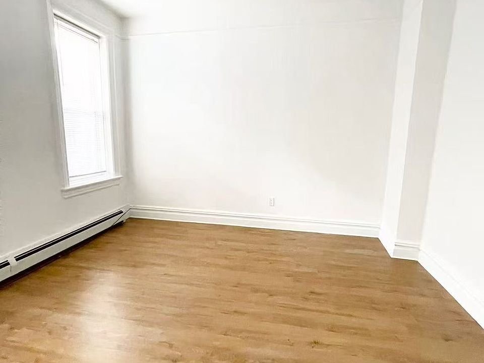 2nd image of 15 Roff St