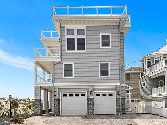 5th image of 128 E Sand Dune Ln