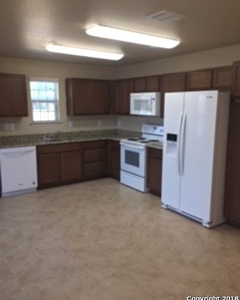 3rd image of 122 Villa Grande