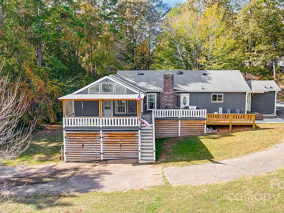 4th image of 205 Horseshoe Dr