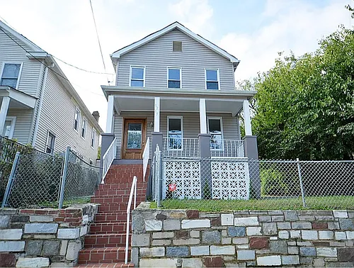 5215 Dix St NE Photo 1 5215 Dix St NE Photo 1