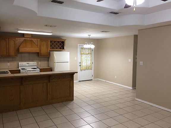 3rd image of 3110 Carson St APT 3