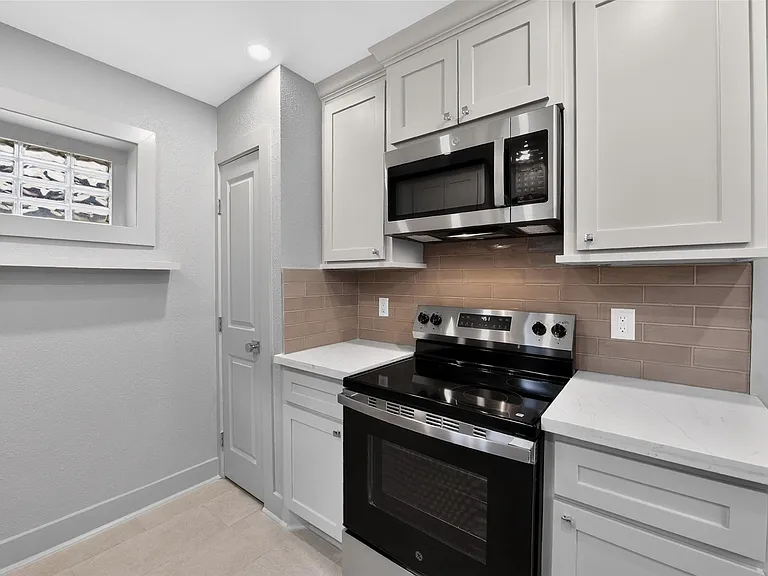 4131 Knotty Oaks Trl — Photo 13