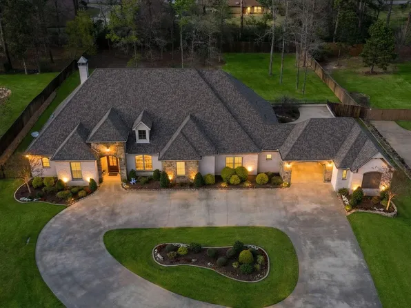 110 Bella Terra Dr, Longview, TX 75605