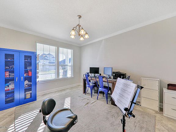 3rd image of 256 Tavernier Dr