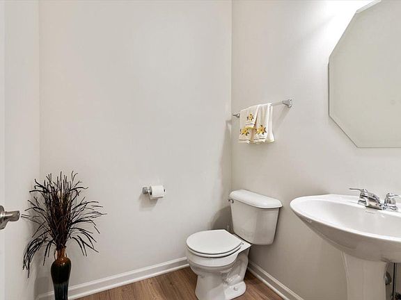 5th image of 5781 Chatham Dr