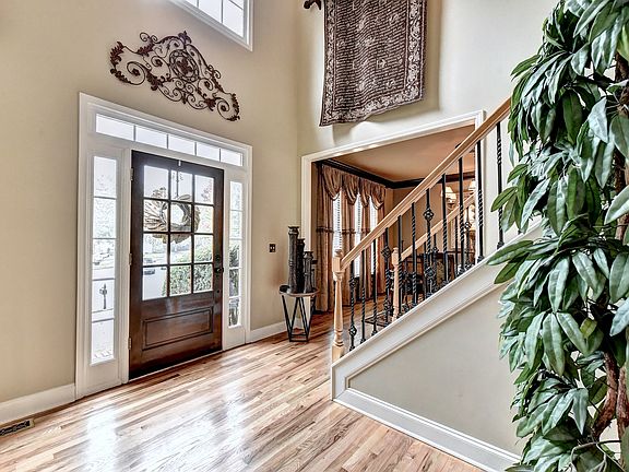 4th image of 1074 Bent Hickory Ct