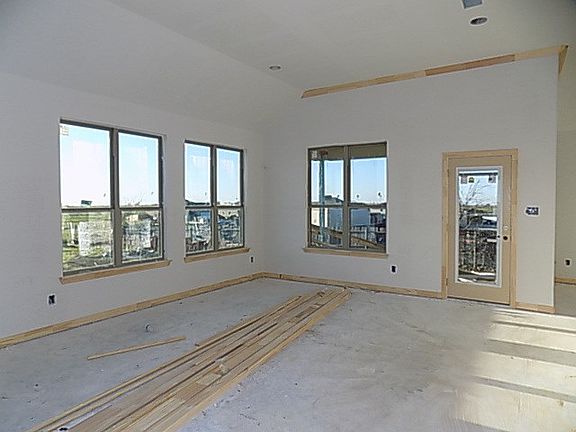 5th image of 4902 Lake Park Dr