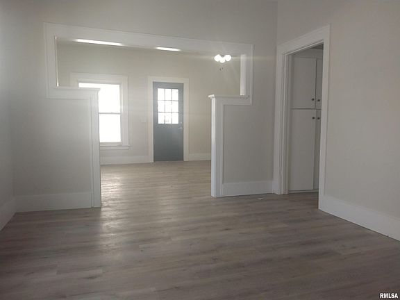 5th image of 409 E Marietta Ave