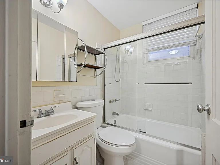 224 Webster St NE #A — Photo 15