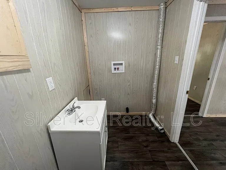 1121 Athens Pike — Photo 3