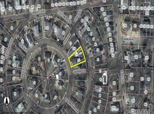 20 Wesley Ave, Merrick, NY 11566