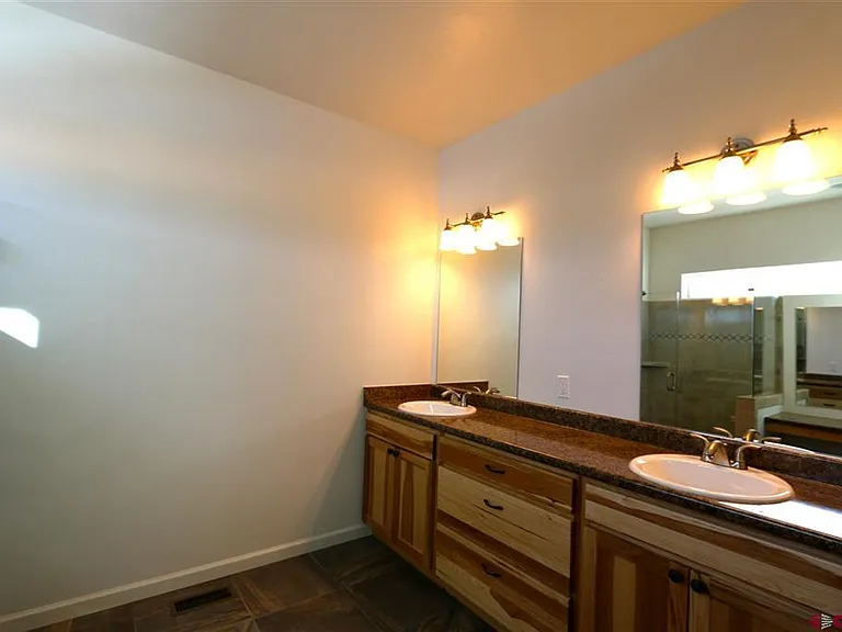 1394 Kremer Dr — Photo 11