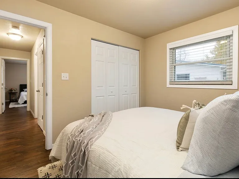 2720 2nd Ave N — Photo 25