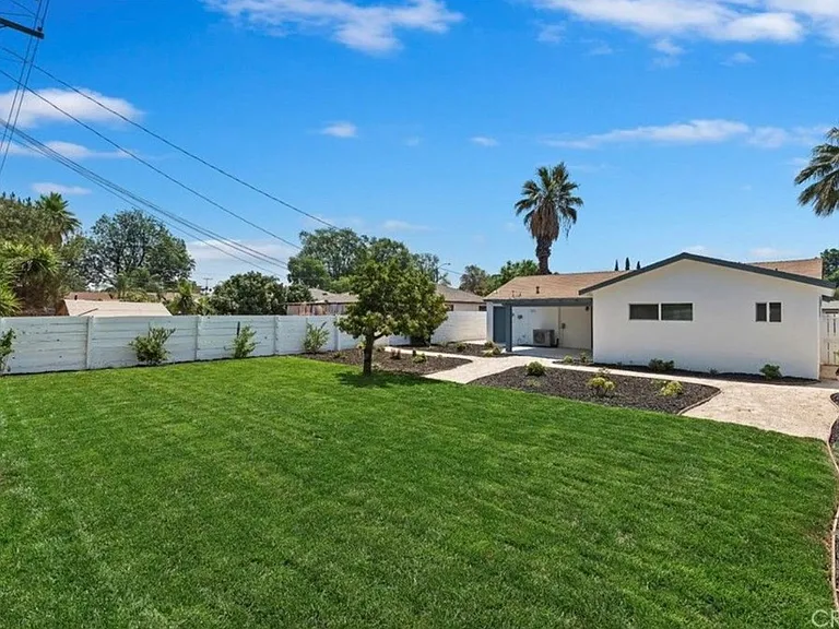 4775 Beverly Ct — Photo 7