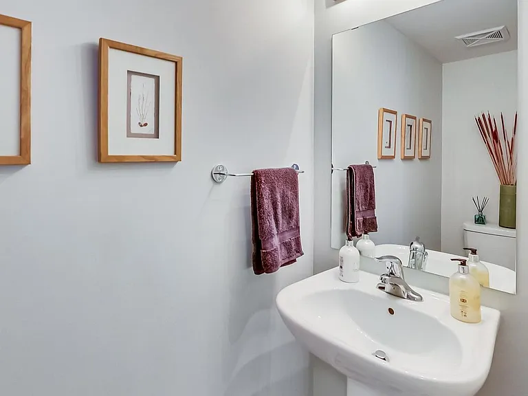 Post Rd — Photo 14