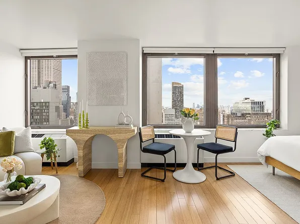100 W 39th St APT 38I, New York, NY 10018